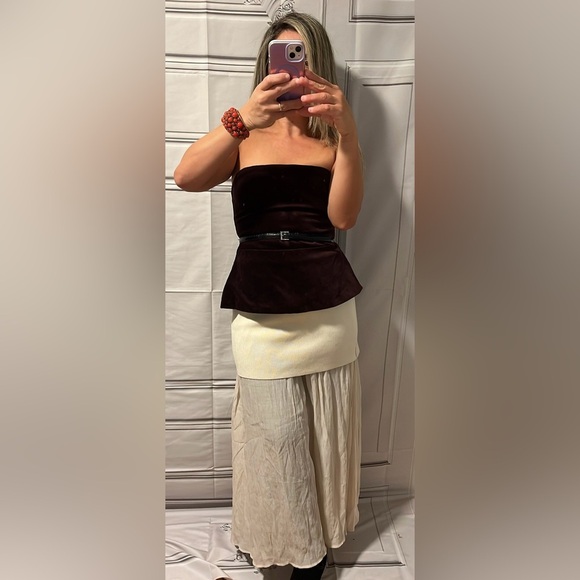 NWT ZARA burgundy Velvet Strapless Blouse size M
🚨 FINAL PRICE NO OFFER ACCEPT - Picture 15 of 15